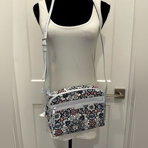 ❤️AMAZING DEAL❤️ Vera Bradley Trimmed Crossbody NWT